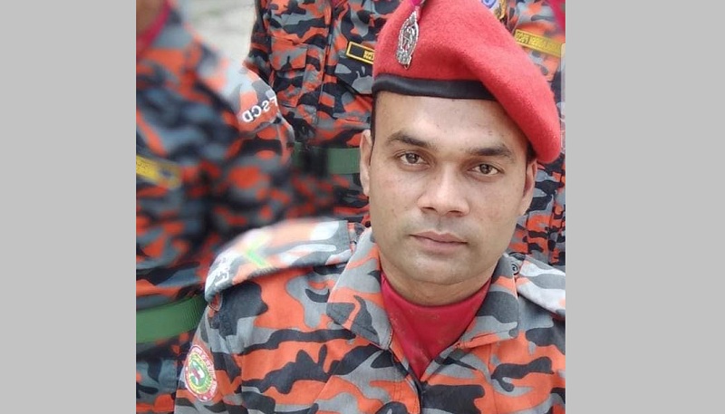 অসুস্থ সন্তানকে দেখে কর্মস্থলে ফেরা হলো না বাবার